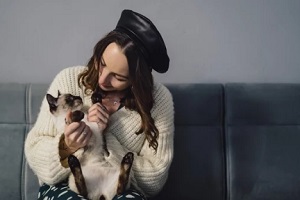 cat with her Northern Virginia cat sitter